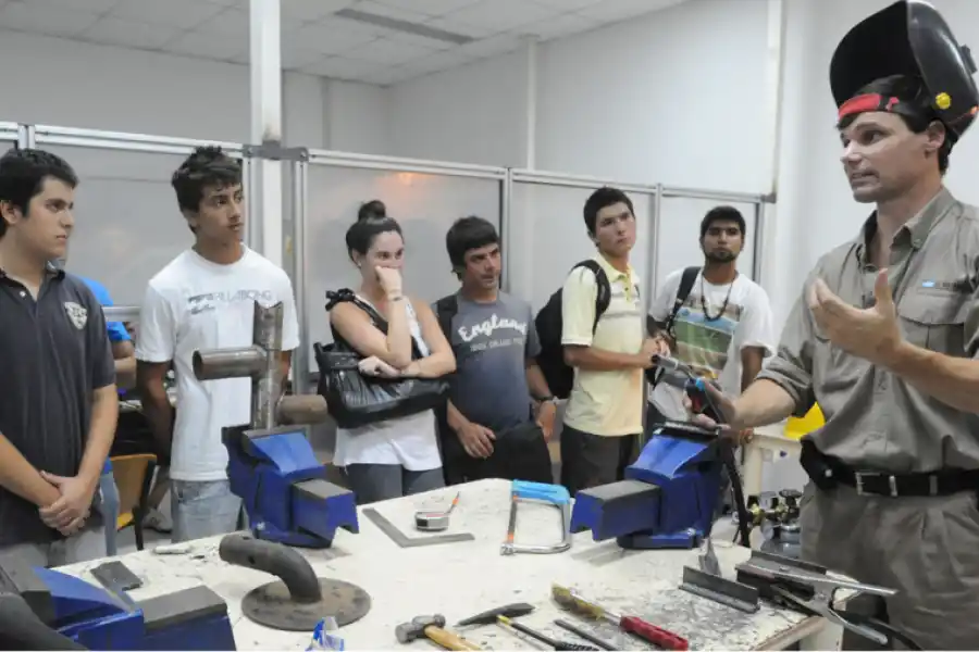 Los beneficiarios de los nuevos programas no cobrarán aguinaldo.