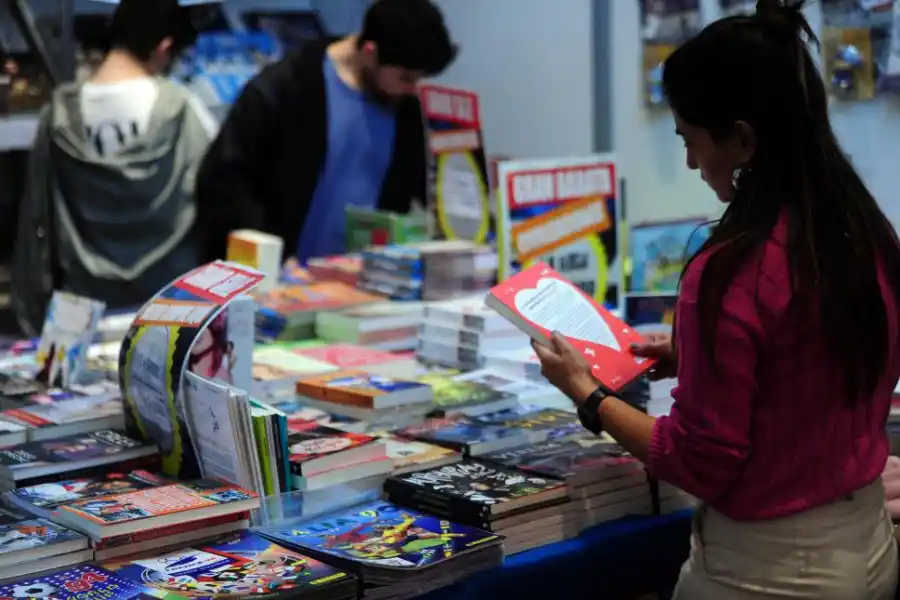 Feria del Libro: el éxito de un negocio comienza en el saludo