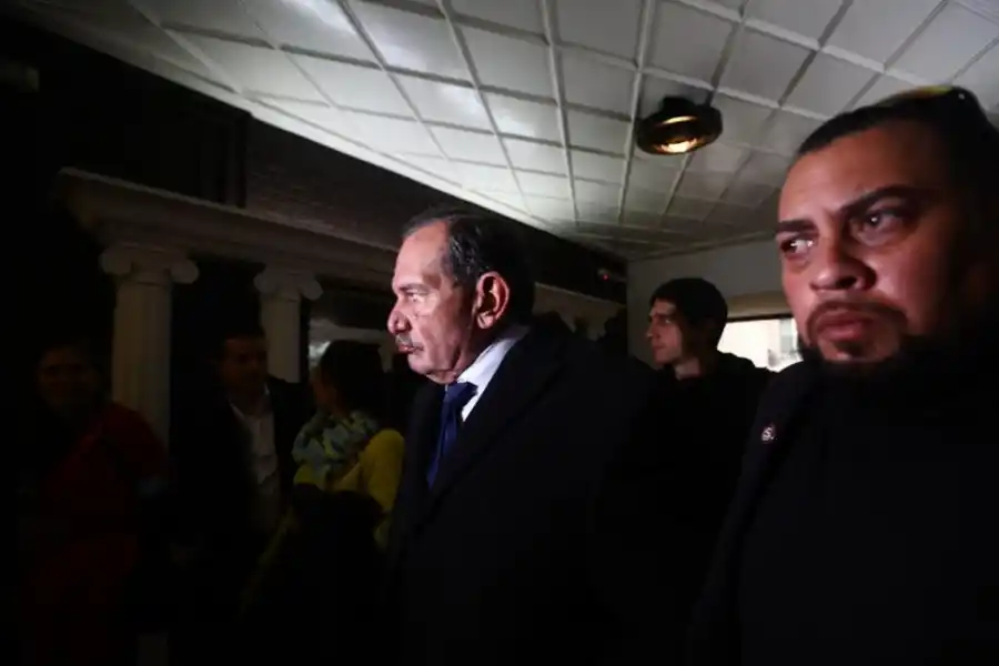 Alperovich ingresa a la sede del Tribunal