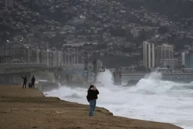 Un frente frío que alarmó a Chile se dirige a Argentina tras dejar miles de damnificados