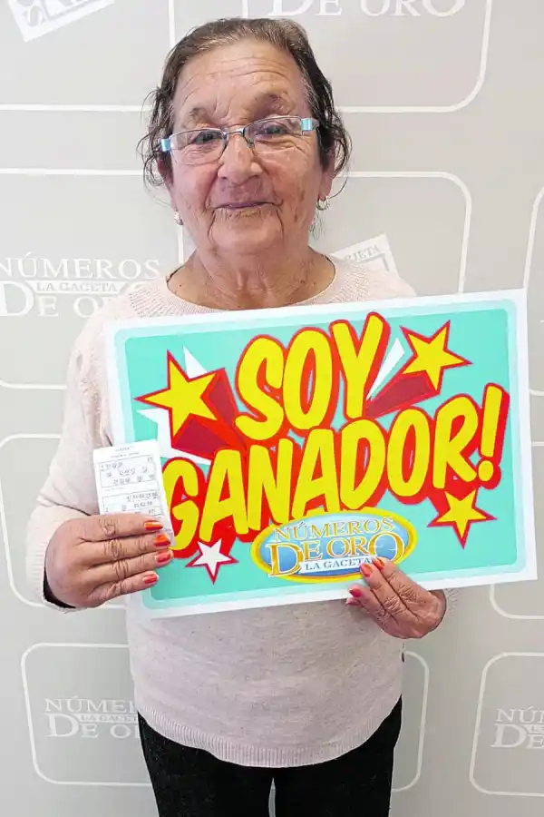 María Esther Caro, lectora de Los quemados, Leales.