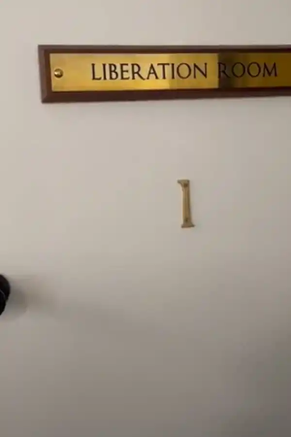 “SALÓN DE LIBERACIÓN”. La sala donde se firmó el acta fue bautizada. la gaceta / foto de irene benito