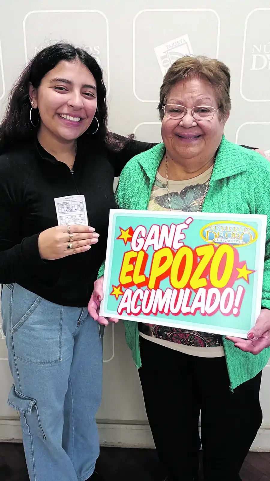 Maria Esther Bravo, de Tafí Viejo, vino acompañada por su nieta Paula.