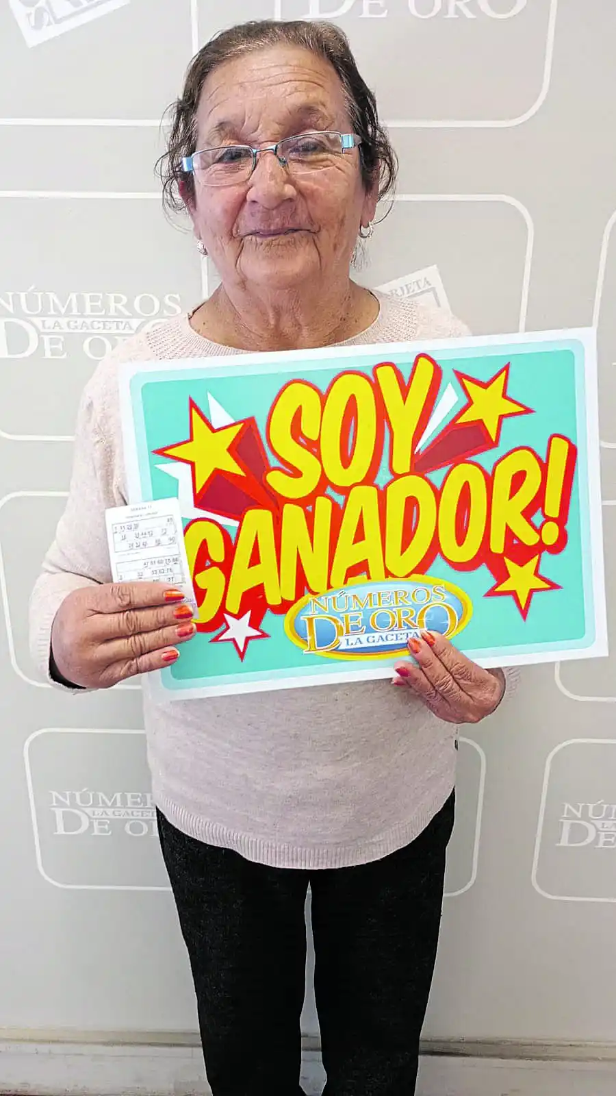 María Esther Caro, lectora de Los quemados, Leales.