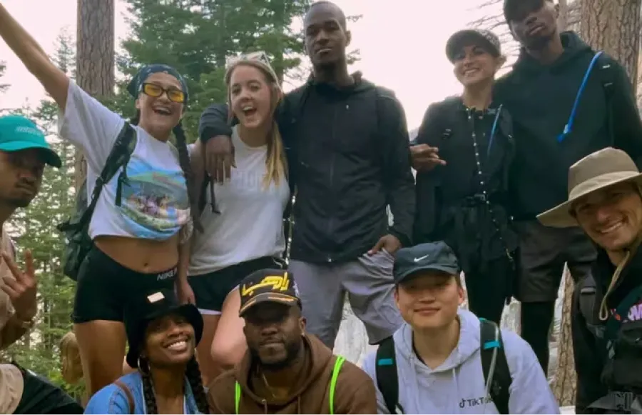 Bailar para el diablo: La secta de 7M en TikTok es una serie basada en una historia real de abuso. Fuente: Netflix.