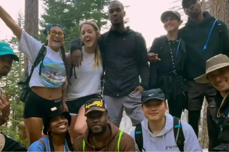 Bailar para el diablo: La secta de 7M en TikTok es una serie basada en una historia real de abuso. Fuente: Netflix.