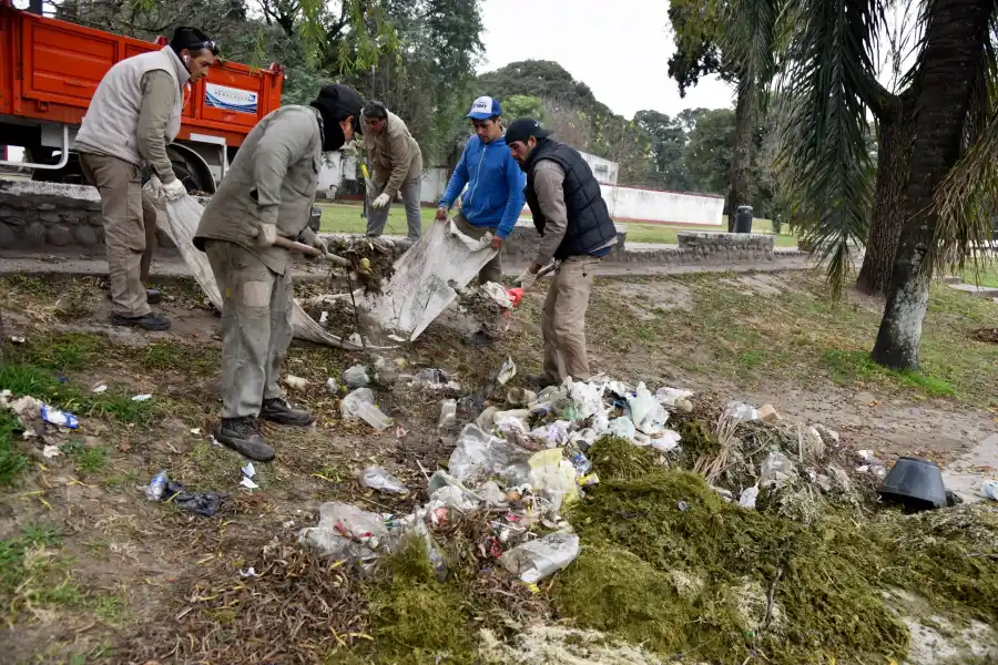 En la previa del festejo por el Día del Padre, retiraron toneladas de basura del parque 9 de Julio