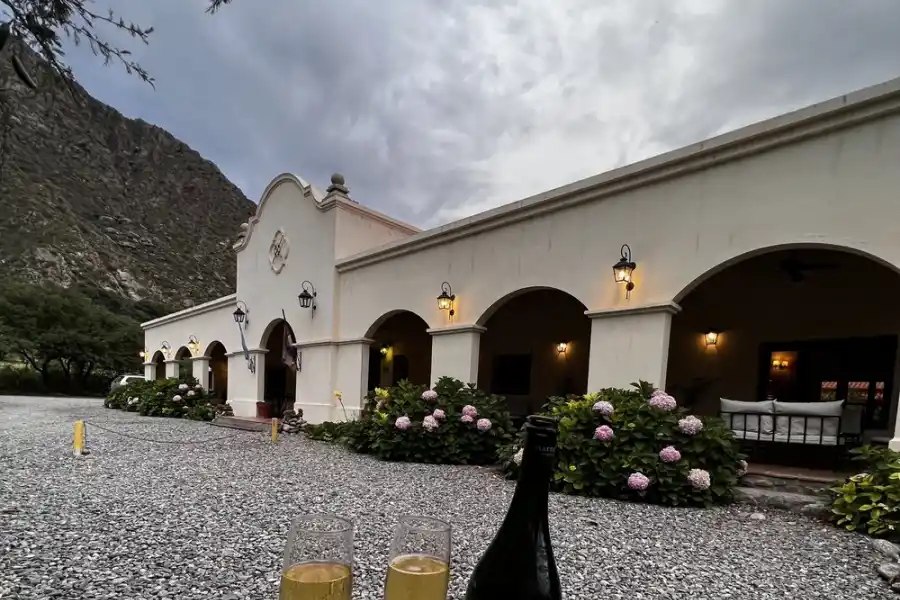 PARA LOS AMANTES DEL VINO. Viñas de Cafayate Wine Resort es sin dudas el lugar ideal tanto para las familias como para los amantes del vino en altura y la cocina fusión andina.