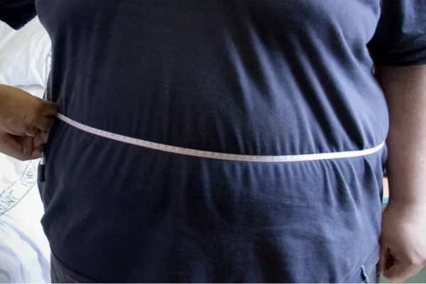 ¿Cuáles son los tipos de cáncer asociados a la obesidad y por qué es importante bajar de peso?