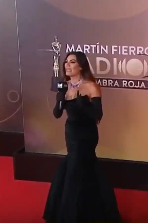 EN LA ALFOMBRA ROJA. Flor de la V recibió al aire a los nominados.