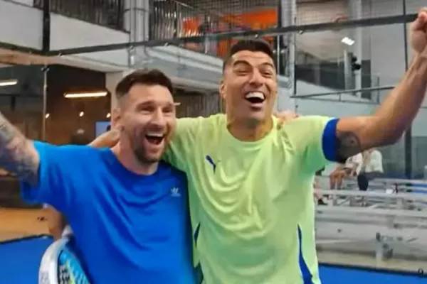 ¿Un nuevo talento? El divertido video de Messi y Suárez jugando al pádel y sus reacciones se viralizaron