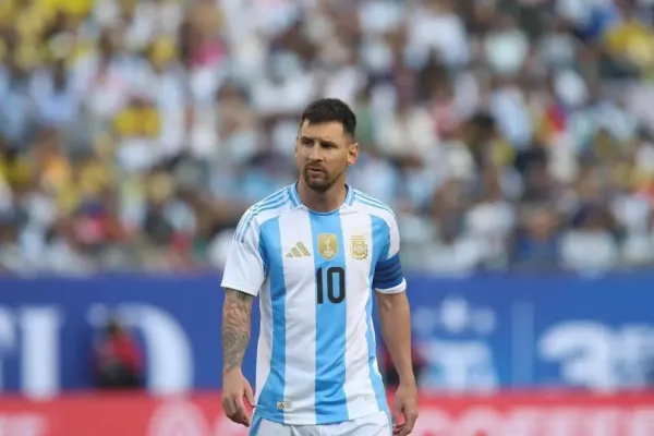 Los nuevos botines de Lionel Messi para la Copa América y un recuerdo a los que utilizó en 2010