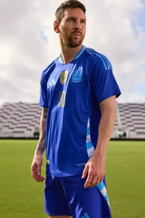 Empate de opiniones a favor y en contra de la nueva piel de la Selección Argentina