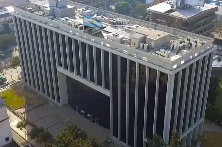 Día de la Bandera: inauguran el mástil más alto de la capital tucumana