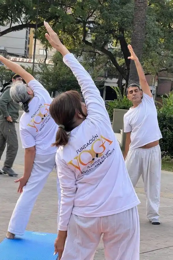 Día Mundial del Yoga: clase abierta en la plaza de La Fundación