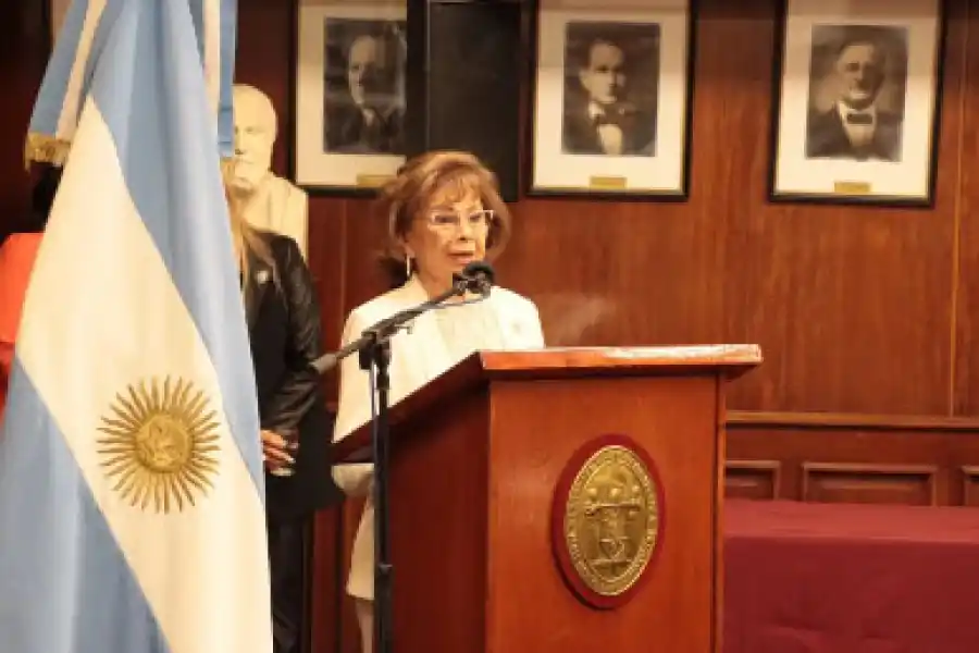 Profesora consulta en la UNT: distinción a Marta Tejerizo