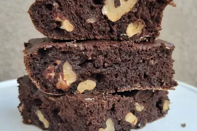 Budín de algarroba y nuez sin harinas, un postre esponjoso, húmedo y saludable