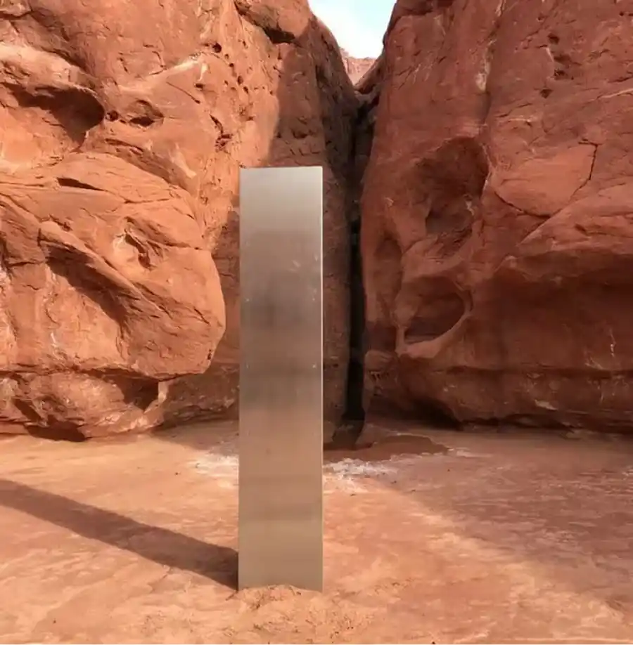 OTROS MONOLITOS. En 2020 apareció la misma figura en Utah. X @utahdps