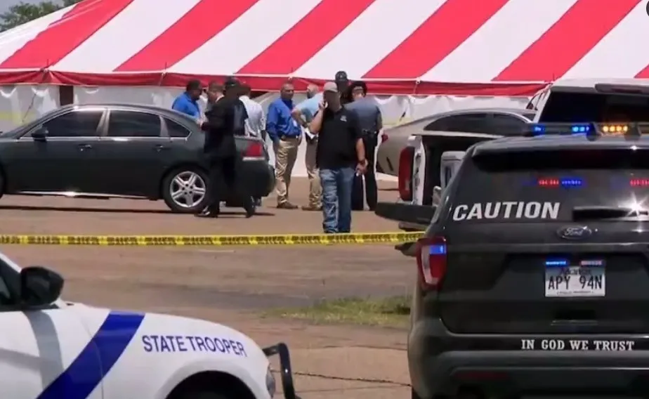Un tirador abrió fuego en un supermercado de Arkansas: tres muertos y 10 heridos