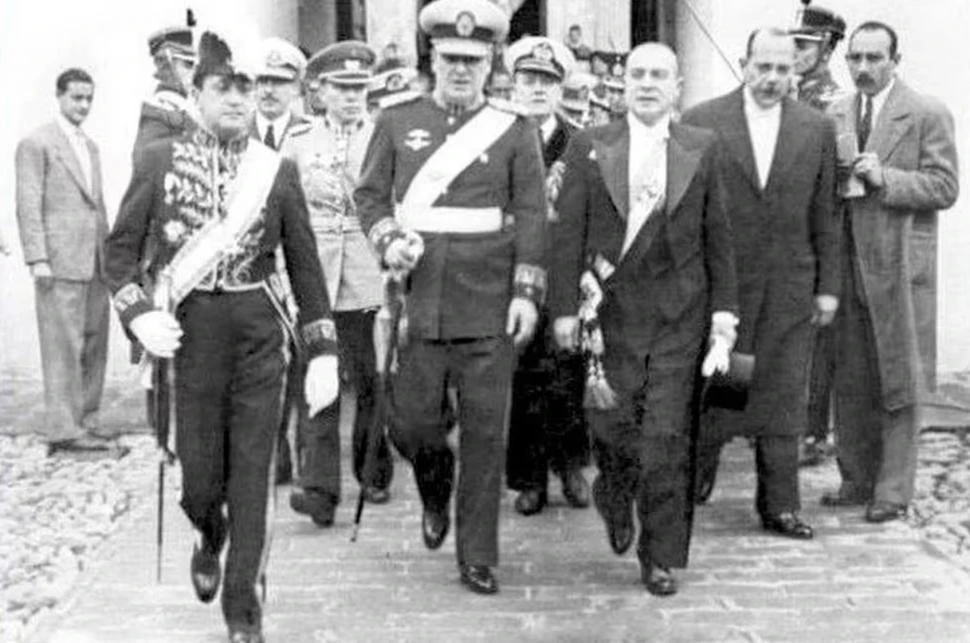 EN 1947. Perón visitó la Casa Histórica por la “independencia económica”. Twiter Perón, el Legado.