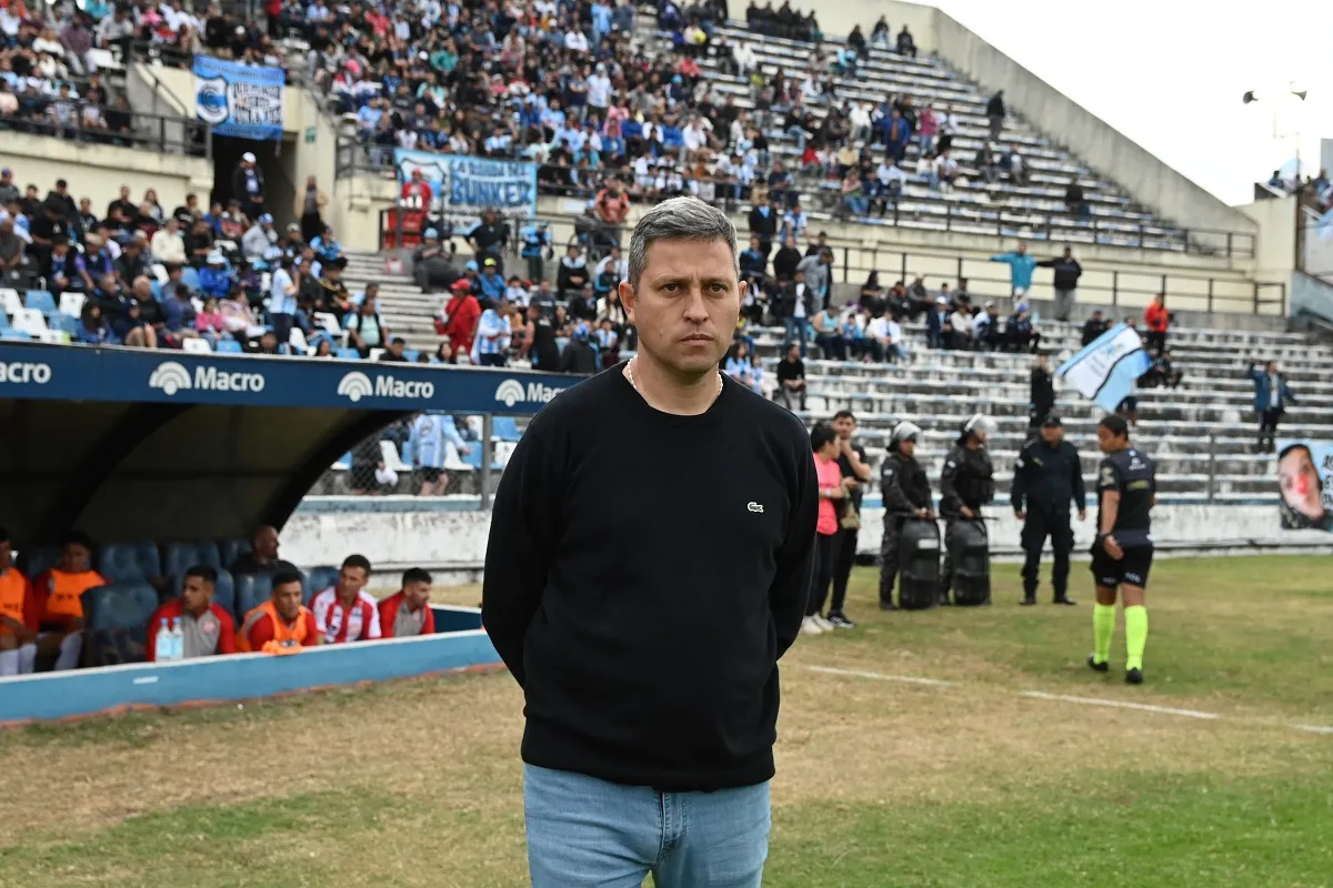 LAMENTO. Diego Flores aseguró que San Martín de Tucumán no disputó el partido de manera correcta. 