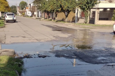 LA GACETA en WhatsApp: vecinos cansados por los basurales y los líquidos cloacales