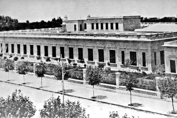 Hace 85 años se inauguraba el mástil del Colegio Nacional