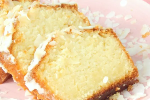 Budín de coco con solo tres ingredientes: sin harinas ni azúcar, ideal para cuidar tu salud