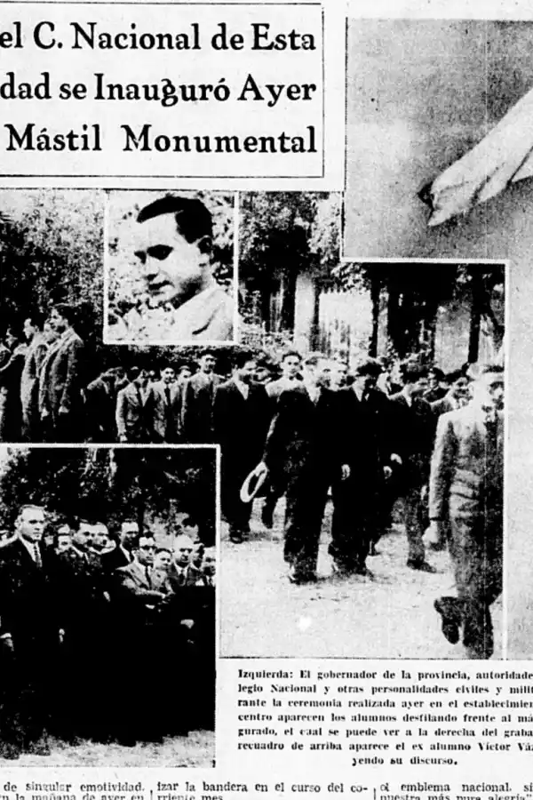 ACTO OFICIAL. Los estudiantes, profesores y autoridades se dieron cita en el colegio para izar por primera vez la bandera nacional.