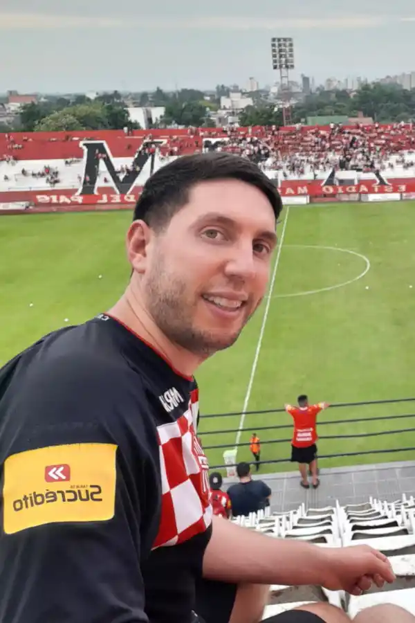EN TUCUMÁN. Wendichansky en cancha de San Martín, a principios de año