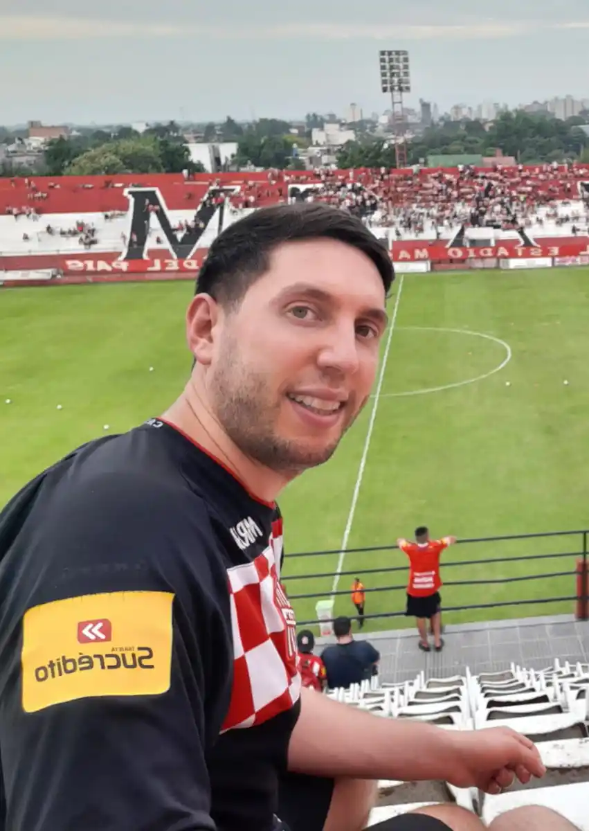 EN TUCUMÁN. Wendichansky en cancha de San Martín, a principios de año