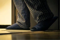¿Es normal levantarse a orinar varias veces durante la noche? Cuándo consultar al médico