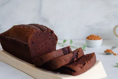 Budín de chocolate húmedo sin ningún tipo de harina ni azúcar para disfrutar en las mañanas frías