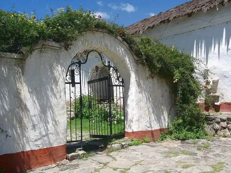 El estilo neocolonial se apropia de las construcciones del Museo Jesuítico.