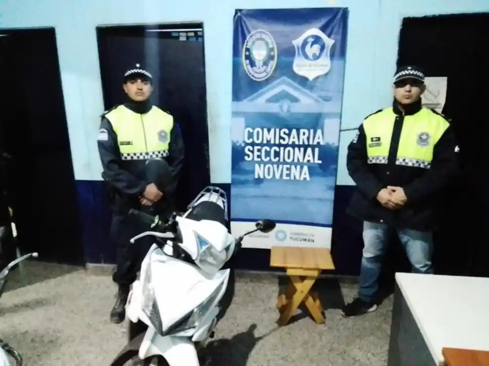 SECUESTRO. La moto y la silla que habría usado la acusada en el hecho.