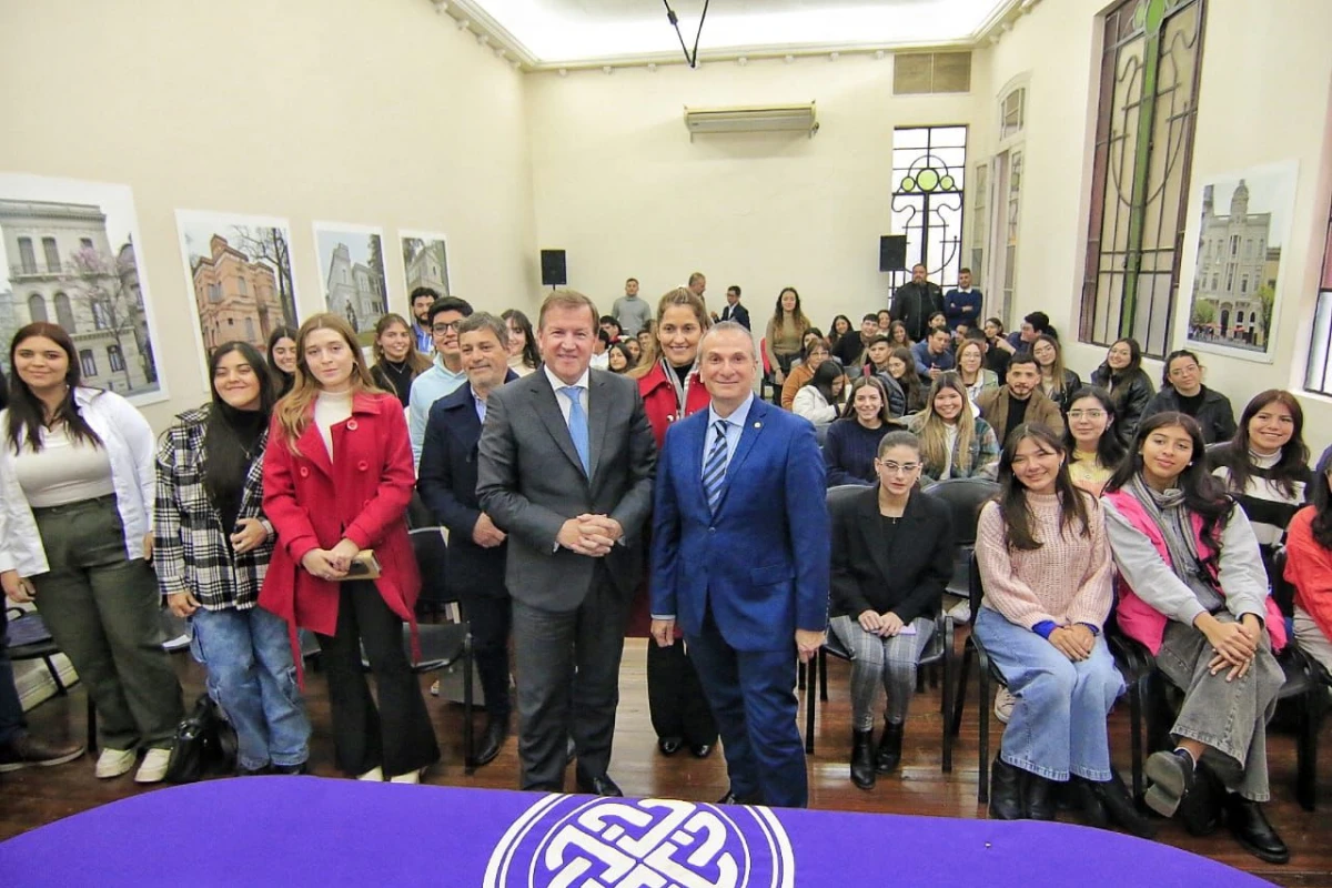 Eduardo Serenellini visitó a las autoridades de la San Pablo y luego conversó con estudiantes