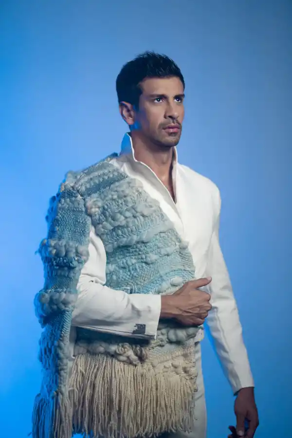 TRAJE AZUL COMPLETO. Inspirado en representaciones argentinas. / @guillolayus.