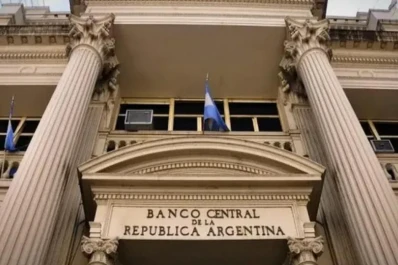 Dificultades del Banco Central: continúa la venta de dólares de las reservas
