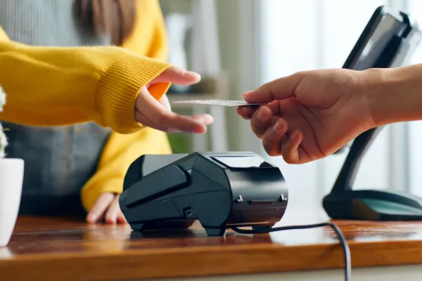 Cayó la confianza de los consumidores en junio, tras cuatro meses de aumento