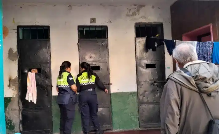 SIN LUZ NI AIRE. En esos calabozos alojan a las mujeres detenidas.