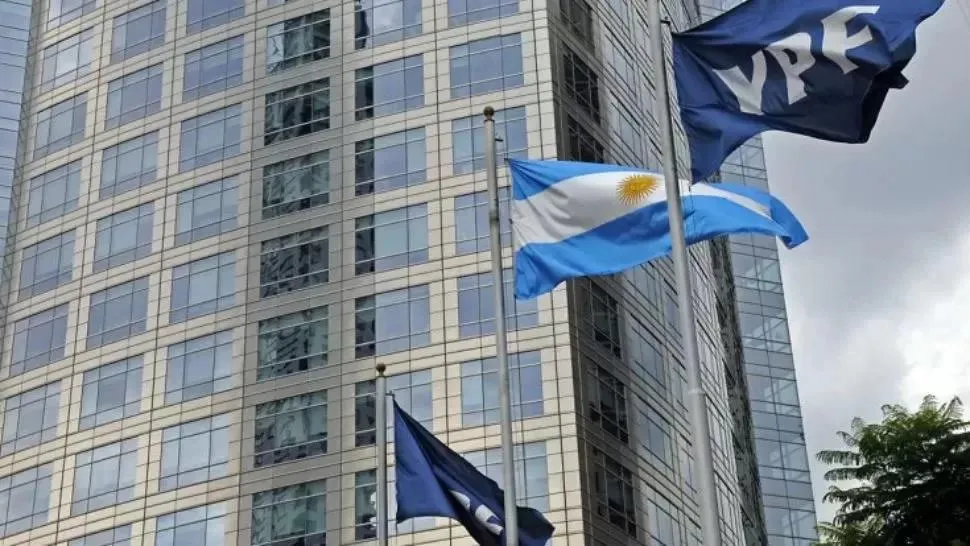 Juicio por YPF: Argentina presentó los argumentos para evitar que Burford tome el control