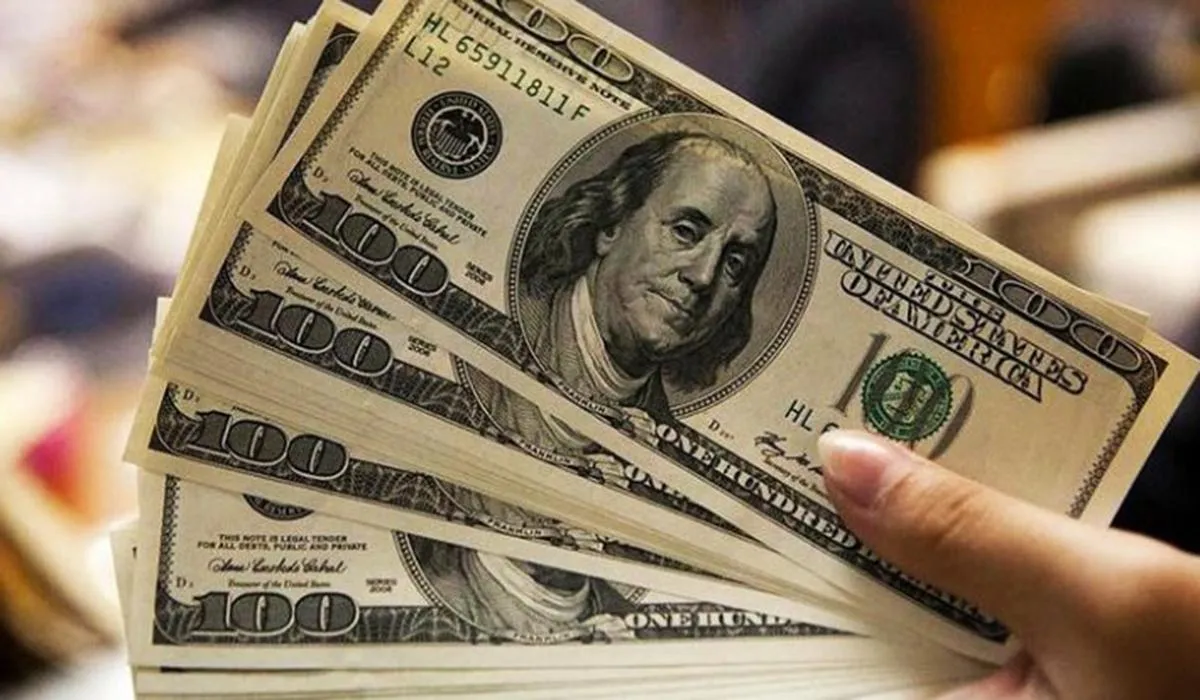 El dólar blue cerró la semana a $1.365 y aumentó $140 durante junio