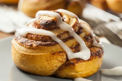 Rol de canela y avena: la variante saludable del postre en tendencia en las cafeterías