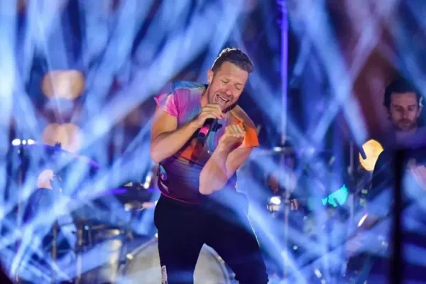 Hoy se puede ver a Coldplay, Dua Lipa y muchos más, en vivo, y gratis