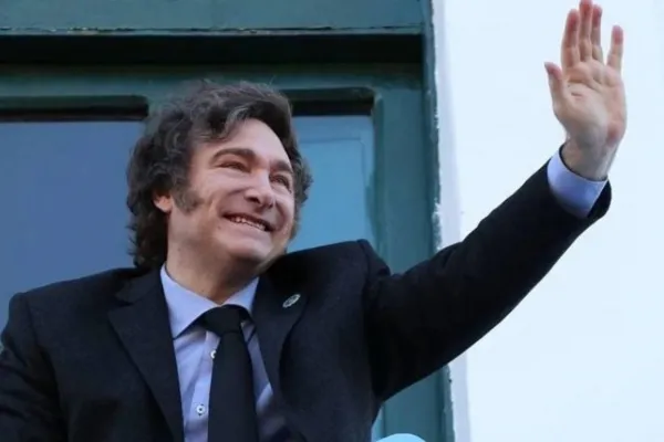 Tras la sanción de la Ley Bases, Javier Milei puso en duda el pago del bono para los jubilados