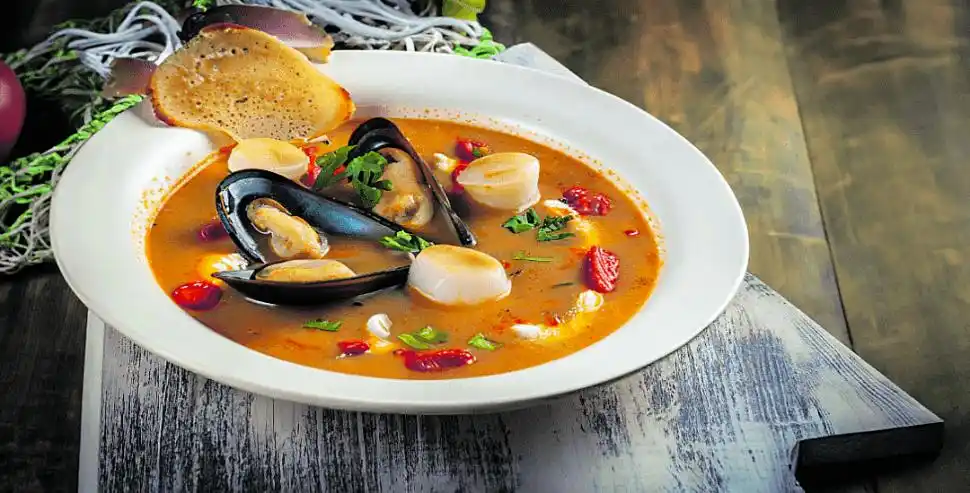 Sabores de temporada con naranja agria, que está en todos lados y es gratis