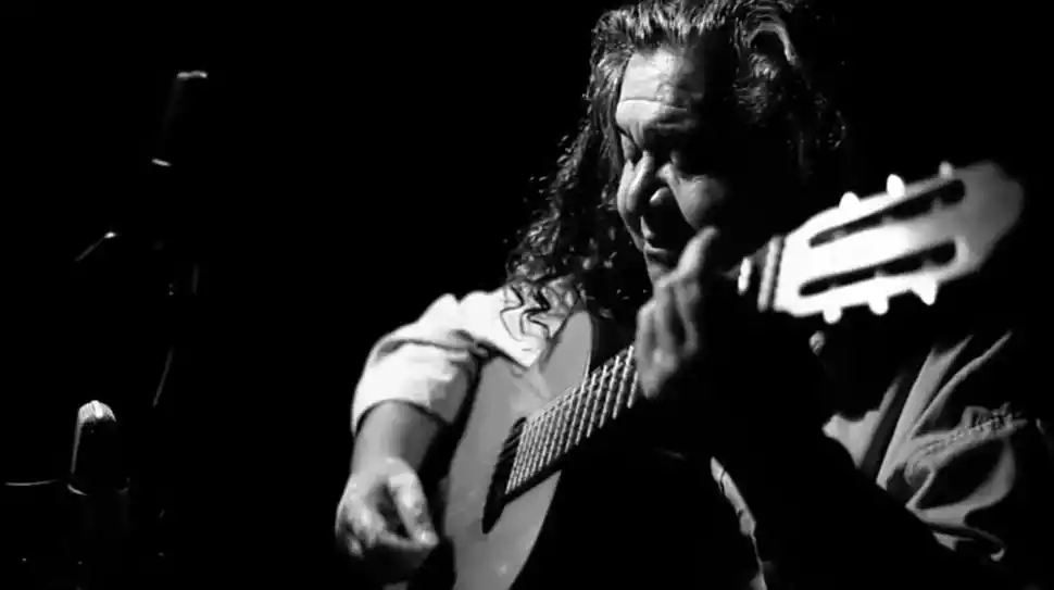 LUCHO HOYOS. Canciones de autor sonarán en el ciclo Música y Letra.