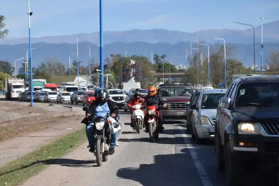 VIDEO. Obras en el puente Lucas Córdoba y caos en el puente Barros