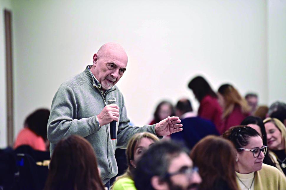 PAUTAS DE TRABAJO. Saguir coordinó las mesas de deliberaciones. la gaceta / foto de Ines Quinteros Orio