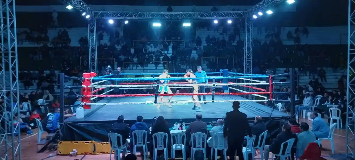 Hasta su rival le aconsejó que busque un título mundial